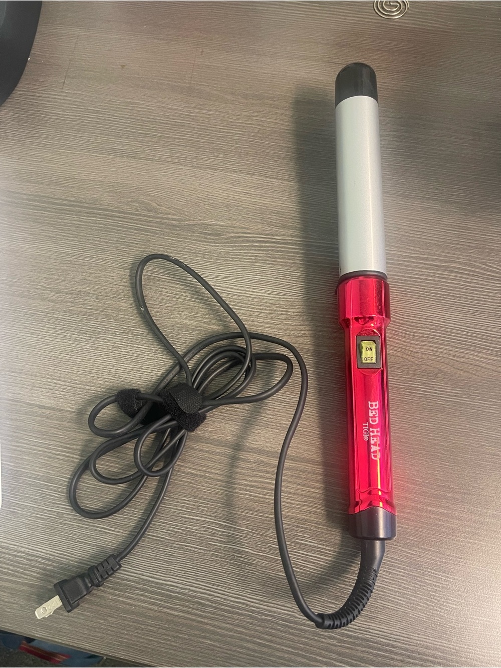 Bed Head TIGI Curlipops 1.25" Tourmaline Ceramic Curling Wand BH353 Red